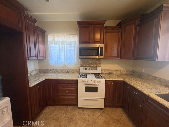 Detail Gallery Image 16 of 55 For 3395 Franklin Ave, Riverside,  CA 92507 - 3 Beds | 2 Baths