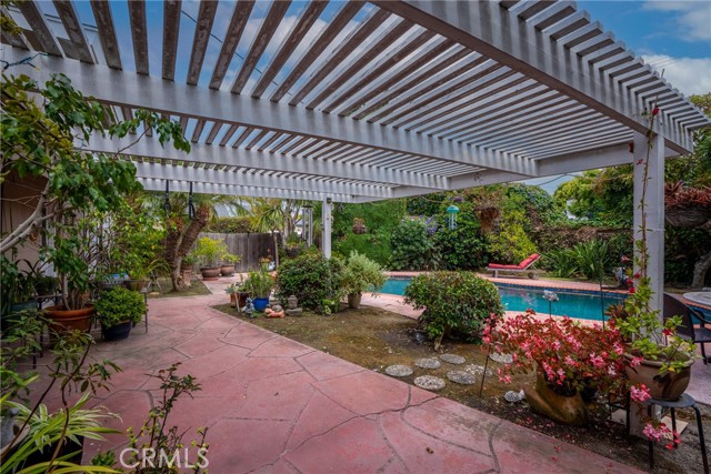 Detail Gallery Image 14 of 14 For 6351 Gloria Dr, Huntington Beach,  CA 92647 - 4 Beds | 2 Baths