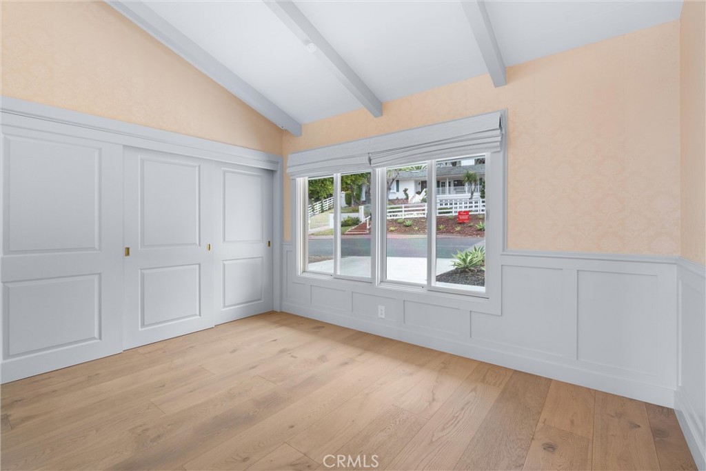 https://media.crmls.org/medias/9a124dfb-3ad9-4c5a-81e8-27b890fb8bef.jpg?preset=X-Large