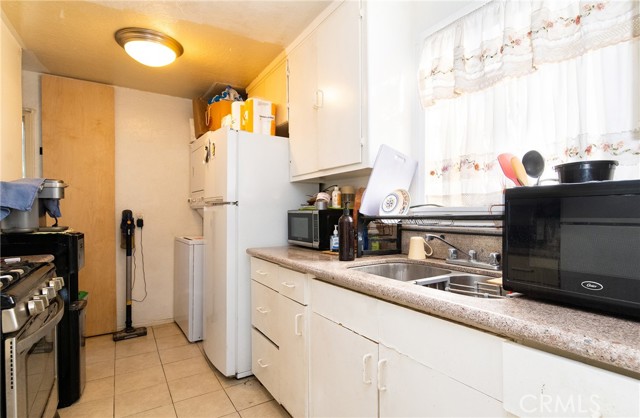 Detail Gallery Image 12 of 15 For 9814 Bandera, Los Angeles,  CA 90002 - 2 Beds | 1 Baths