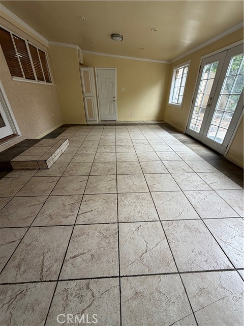 8360 Katherine Ave, Los Angeles, CA 91402 photo 18