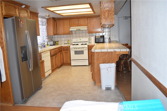 Detail Gallery Image 11 of 25 For 8873 Holly, California City,  CA 93505 - 3 Beds | 2 Baths