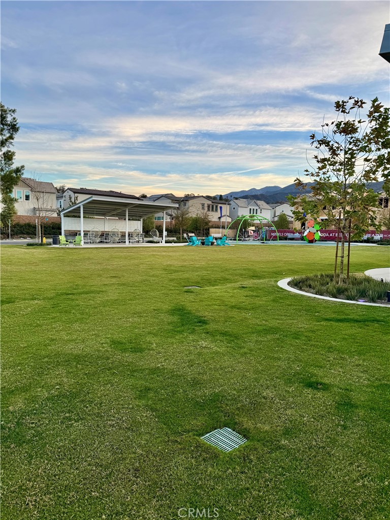 https://media.crmls.org/medias/9a159ec0-a371-4d4d-9f60-d14df9ca7cb5.jpg?preset=X-Large