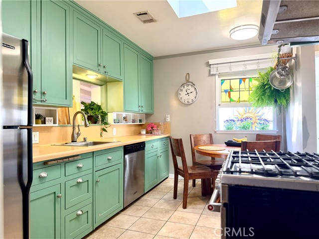 Detail Gallery Image 28 of 54 For 2925 Knoxville, Long Beach,  CA 90815 - 4 Beds | 2 Baths