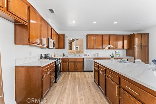 Detail Gallery Image 25 of 69 For 37920 Pisces Cir, Palmdale,  CA 93552 - 5 Beds | 4 Baths