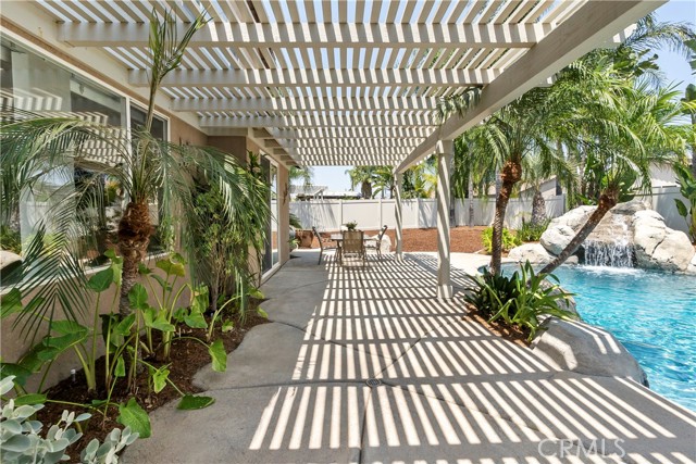 8880 Stony Brook Circle, Riverside CA: https://media.crmls.org/medias/9a16ade5-f1c7-4c89-9cf9-54813dc17529.jpg