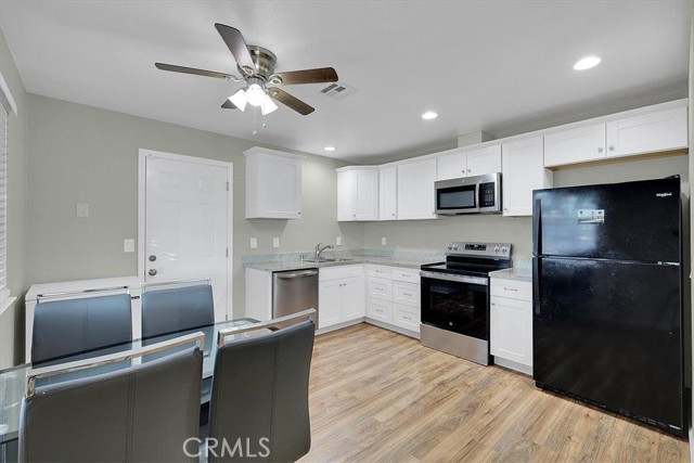 Detail Gallery Image 10 of 32 For 4429 Martel Dr, Olivehurst,  CA 95961 - 3 Beds | 2 Baths