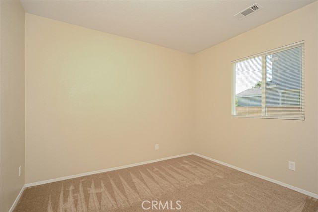 Detail Gallery Image 12 of 16 For 2736 Garnet Ln, Lancaster,  CA 93535 - 5 Beds | 2 Baths