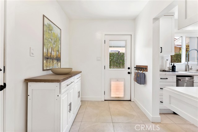 Detail Gallery Image 12 of 30 For 23835 Oxnard, Woodland Hills,  CA 91367 - 3 Beds | 2 Baths