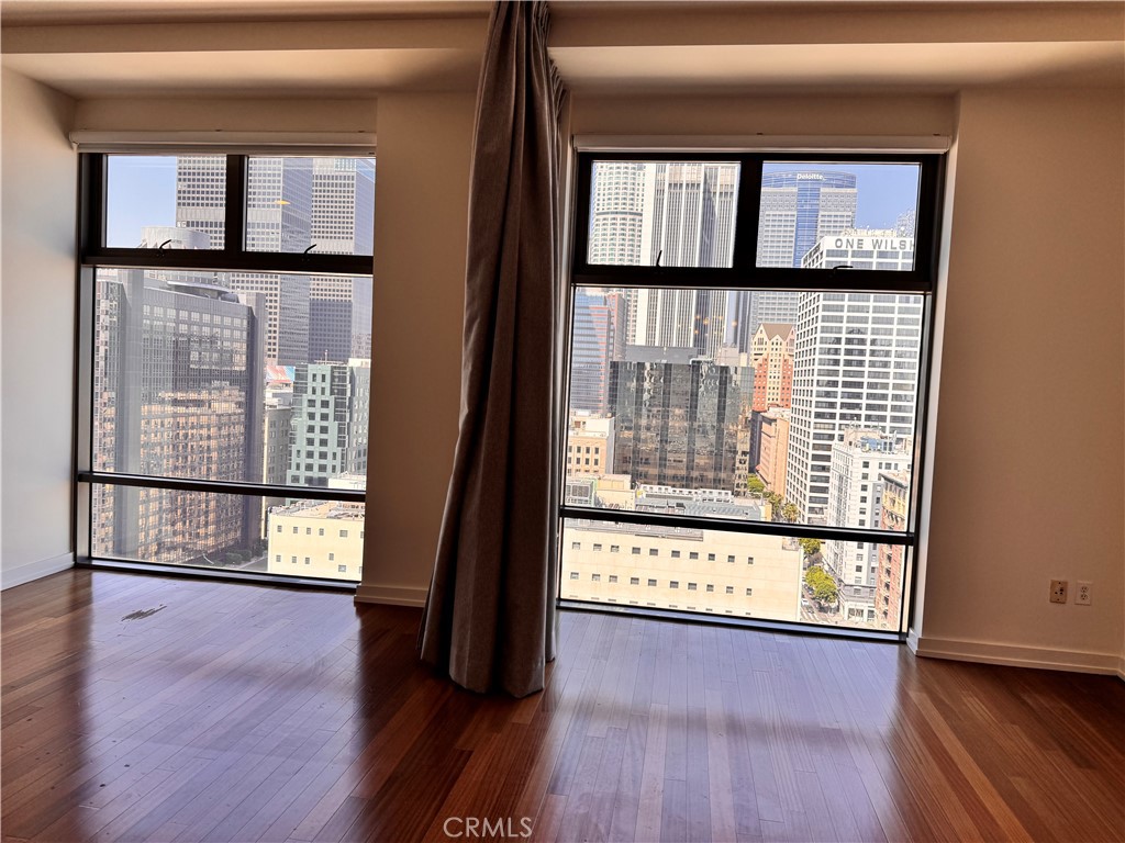 https://media.crmls.org/medias/9a175d88-42e8-4dd4-9a1f-013c7c26b590.jpg?preset=X-Large