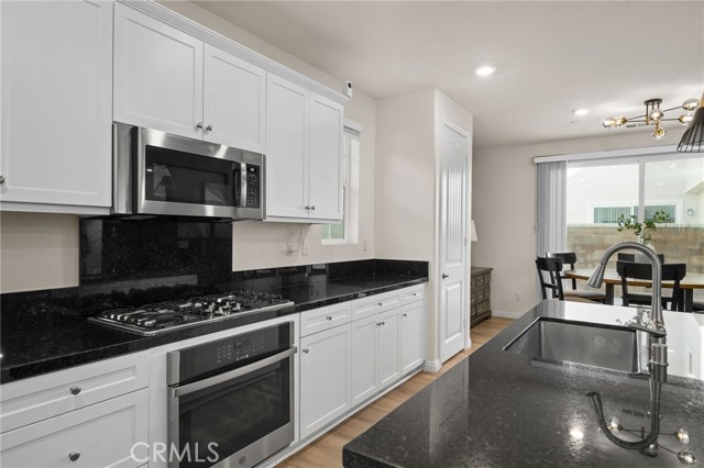 Detail Gallery Image 11 of 31 For 16724 Stags Leap, Fontana,  CA 92336 - 3 Beds | 2/1 Baths