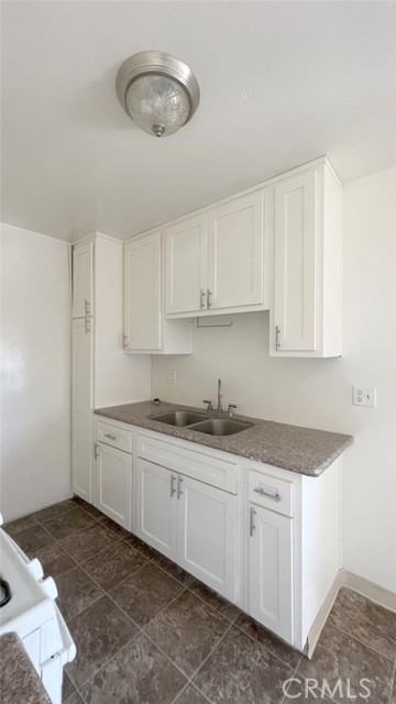 Detail Gallery Image 5 of 17 For 640 Ward St #4,  La Habra,  CA 90631 - 2 Beds | 1 Baths