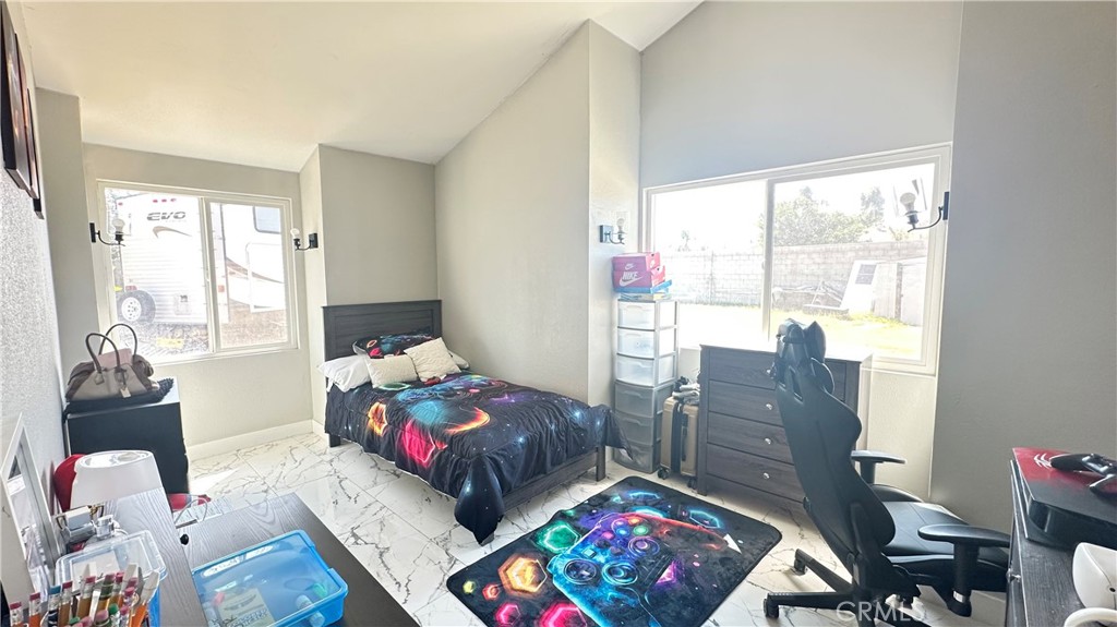 https://media.crmls.org/medias/9a19e283-5b26-4443-9ee9-90c59a67d628.jpg?preset=X-Large