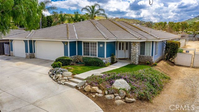 220 6Th St, Norco, CA 92860