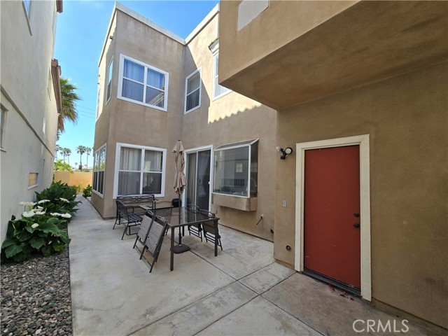 624 Goldenwest Street, Huntington Beach CA: https://media.crmls.org/medias/9a1af333-280d-4954-9284-4717b435e74f.jpg