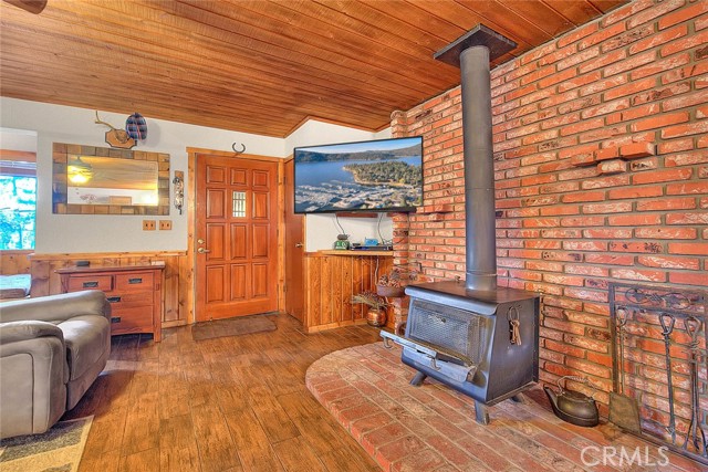 Detail Gallery Image 18 of 75 For 438 Boyd Trl, Big Bear Lake,  CA 92315 - 2 Beds | 2 Baths