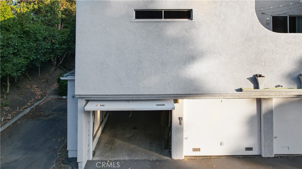 https://media.crmls.org/medias/9a1d8ffe-e0c2-40fb-86d2-f4f2cf30684a.jpg?preset=X-Large