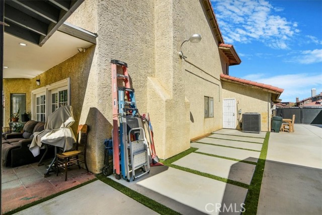37913 53rd E Street, Palmdale CA: https://media.crmls.org/medias/9a1dbab7-a2df-4b37-80c7-a90a1f714261.jpg