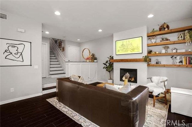 13506 Silver Palms Lane, Sylmar CA: https://media.crmls.org/medias/9a1e4c5b-c009-4bd8-a964-3ed6c000892f.jpg