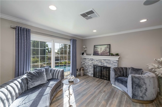 Image 17 of 48 For 157 Donna Court