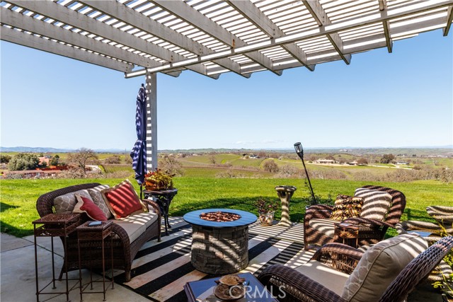 Detail Gallery Image 24 of 65 For 5995 Vista Del Paso, Paso Robles,  CA 93446 - 6 Beds | 5 Baths