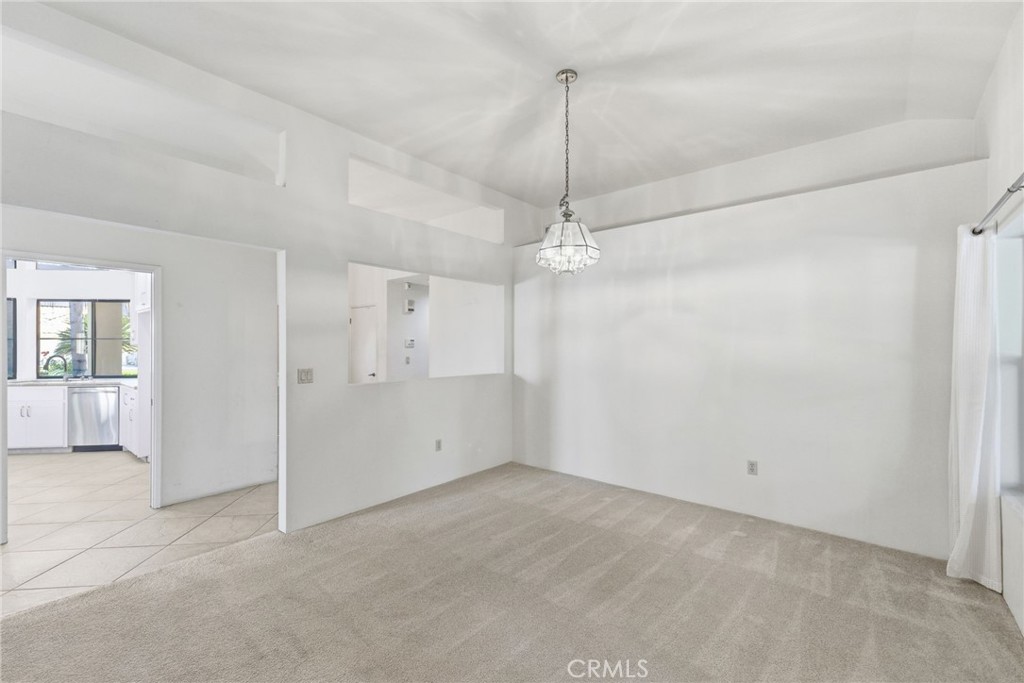 https://media.crmls.org/medias/9a1f2411-557d-43db-877d-3ca6bcced7a0.jpg?preset=X-Large