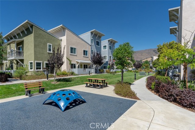 Detail Gallery Image 38 of 40 For 949 Humbert Avenue, San Luis Obispo,  CA 93401 - 3 Beds | 2/1 Baths