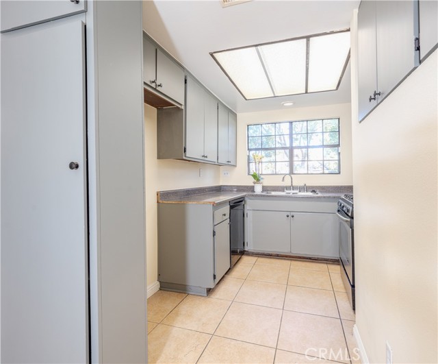 Detail Gallery Image 9 of 27 For 2602 Monte Carlo Dr #10,  Santa Ana,  CA 92706 - 3 Beds | 2/1 Baths