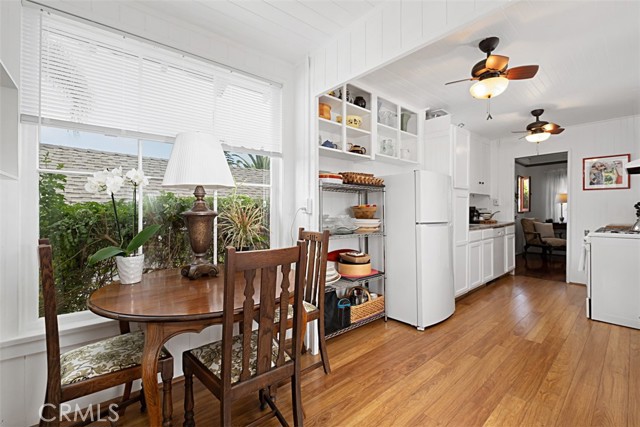 555 Through Street, Laguna Beach CA: https://media.crmls.org/medias/9a211a70-7fc3-4971-b07e-f45dc7f7d7e5.jpg