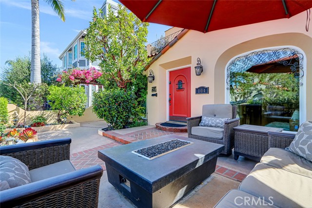 Detail Gallery Image 12 of 75 For 104 Saint Joseph Ave, Long Beach,  CA 90803 - 5 Beds | 3 Baths