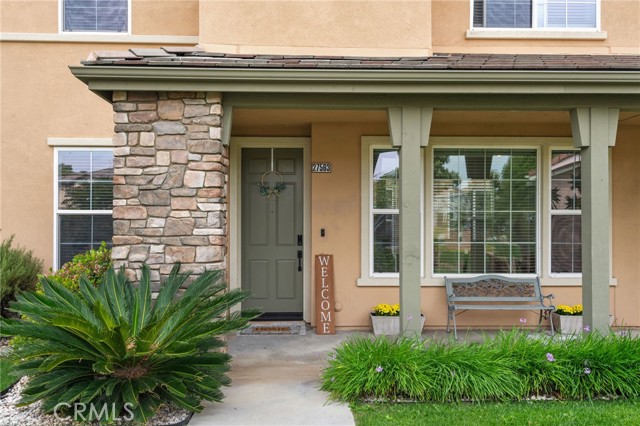 Detail Gallery Image 2 of 38 For 27563 Weeping Willow Dr, Valencia,  CA 91354 - 4 Beds | 2/1 Baths