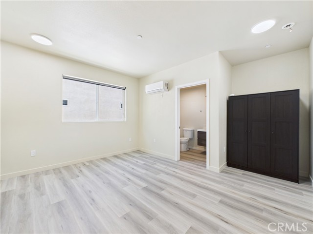 8457 Langdon, North Hills CA: https://media.crmls.org/medias/9a227cef-ea67-476b-9cc2-d4636d034ffc.jpg