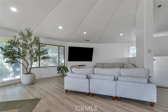 11101 Spanish Hills Dr, Corona CA: https://media.crmls.org/medias/9a231a56-8464-49e5-8b81-a23d353d2e61.jpg