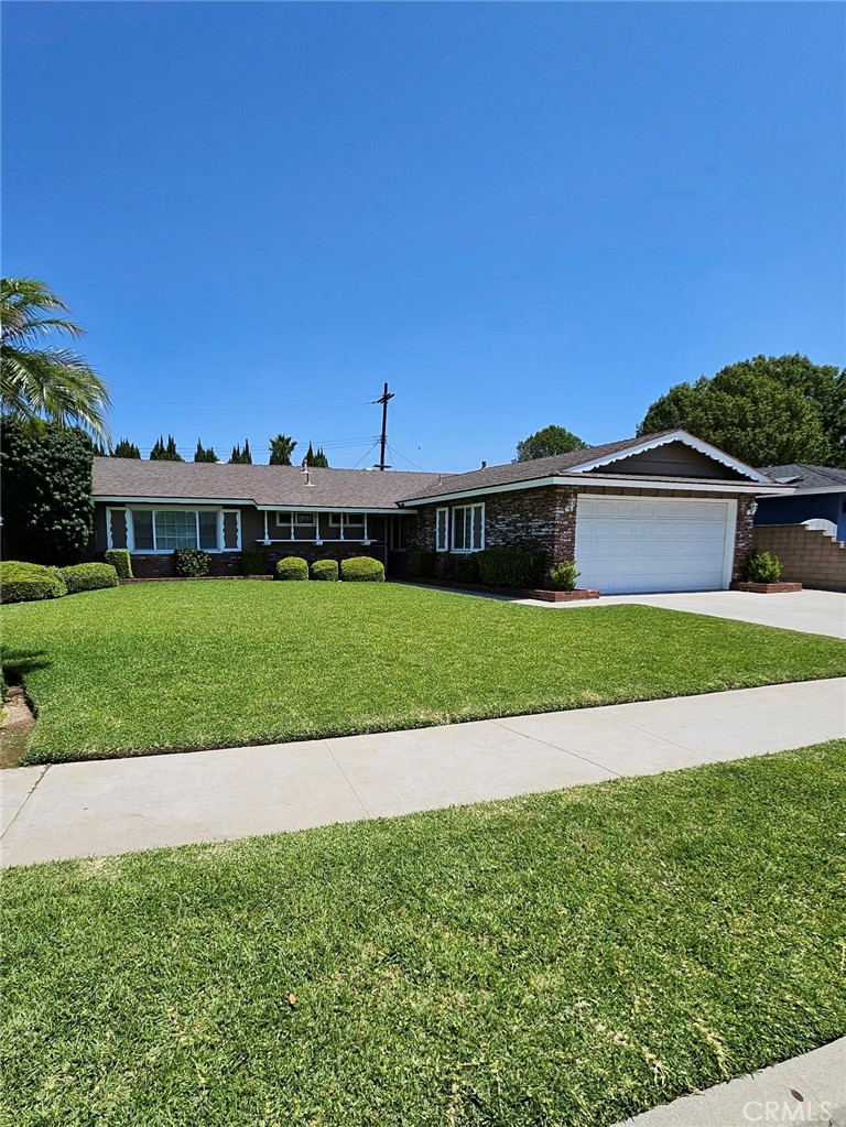 11709 Pounds Avenue