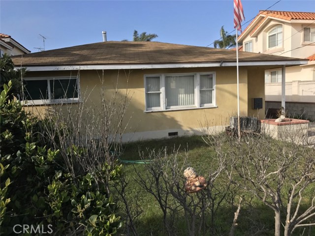 2013 Voorhees Avenue, Redondo Beach, California 90278, ,Residential Income,Sold,Voorhees,SB17053035