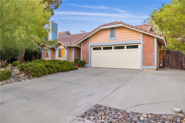 Detail Gallery Image 4 of 27 For 39330 Gainsborough Dr, Palmdale,  CA 93551 - 3 Beds | 2 Baths