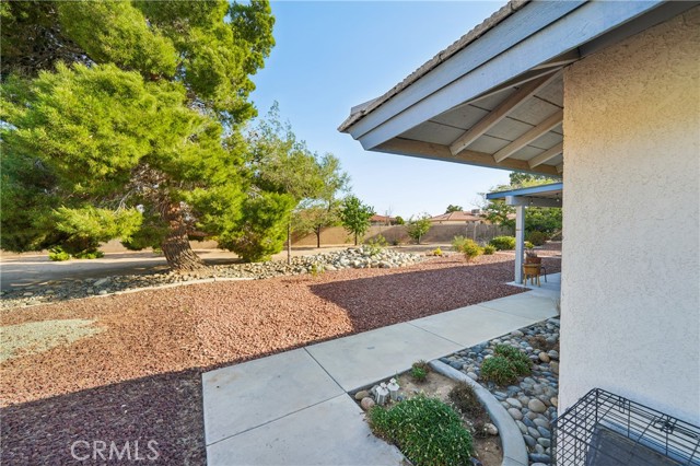 13319 Waco Ln, Apple Valley CA: https://media.crmls.org/medias/9a2606f9-ea59-41d1-a030-10831afb7ab0.jpg