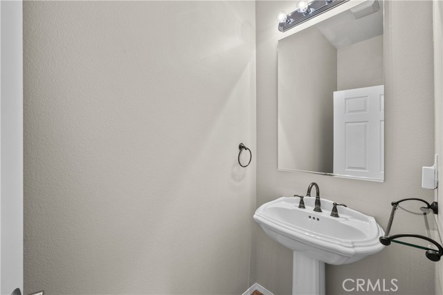 Detail Gallery Image 24 of 36 For 23748 Aspen Meadow Ct, Valencia,  CA 91354 - 3 Beds | 3/1 Baths