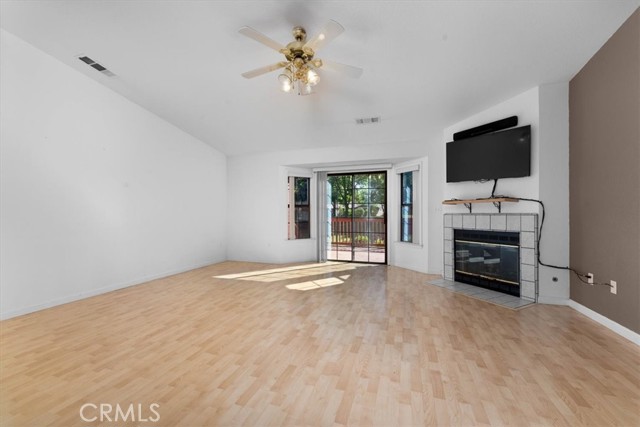 22022 Grove Circle, Red Bluff CA: https://media.crmls.org/medias/9a264f1f-eb78-4e26-9f66-4ac9d43ef016.jpg