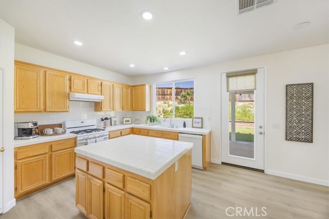 5444 Broderick Court, Hemet CA: https://media.crmls.org/medias/9a271be0-b62b-4296-a36d-087ab06c4ed4.jpg