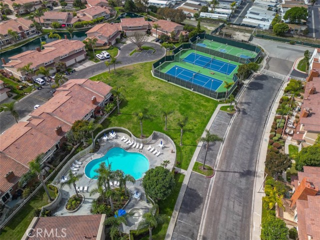 7892 Southwind Circle, Huntington Beach CA: https://media.crmls.org/medias/9a271c0c-ea3e-430f-b082-f2d46eeba66d.jpg