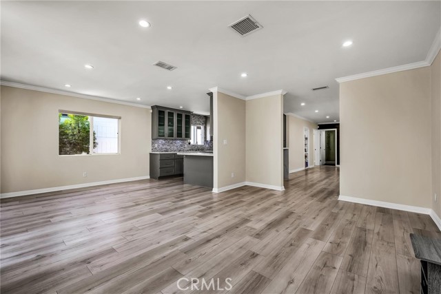 17900 Bullock Street, Encino CA: https://media.crmls.org/medias/9a274bea-30a9-403a-9b63-141f081c38bc.jpg