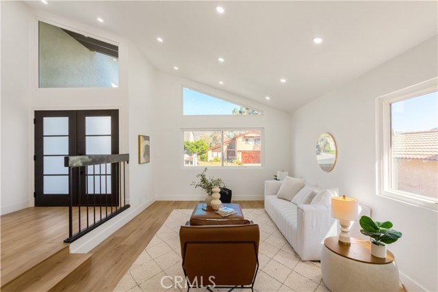 Detail Gallery Image 6 of 52 For 8043 Hillandale Dr, San Diego,  CA 92120 - 4 Beds | 2/1 Baths