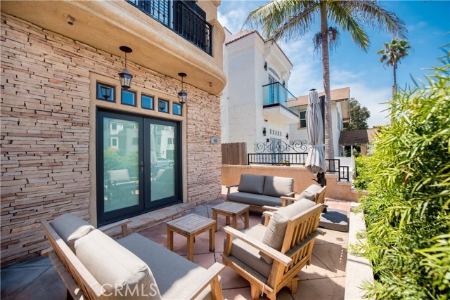 Detail Gallery Image 58 of 62 For 316 6th, Huntington Beach,  CA 92648 - 3 Beds | 3/1 Baths