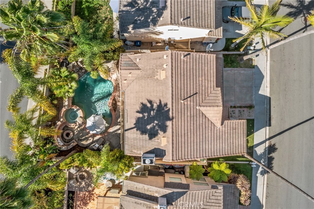 https://media.crmls.org/medias/9a284cf9-5994-45bc-857c-923da3d85558.jpg?preset=X-Large