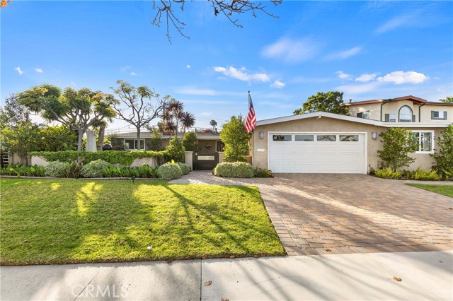 Detail Gallery Image 2 of 33 For 3165 Bermuda Dr, Costa Mesa,  CA 92626 - 3 Beds | 2 Baths