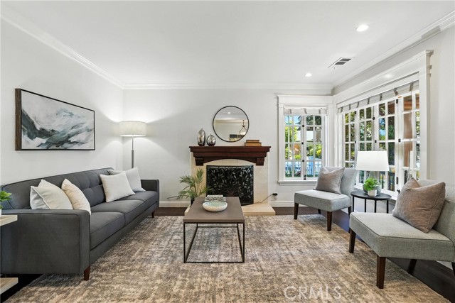 Detail Gallery Image 8 of 38 For 245 F St, Redwood City,  CA 94063 - 3 Beds | 3 Baths