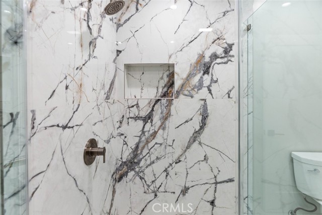 Detail Gallery Image 7 of 29 For 5954 Carpenter Ave, Valley Village,  CA 91607 - 3 Beds | 2 Baths