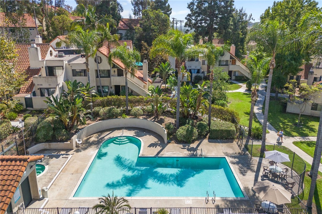 333 N Melrose Drive # H, Vista, California 92083, 1 Bedroom Bedrooms, ,1 BathroomBathrooms,Residential,For Sale,333 N Melrose Drive # H,CRSW24200569