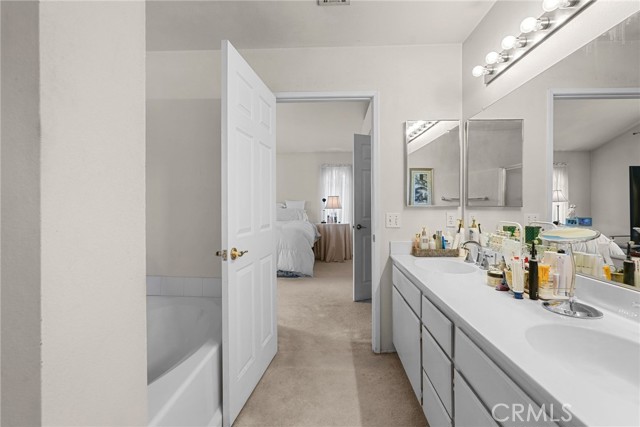 Detail Gallery Image 16 of 22 For 15058 Providence Ln, North Hills,  CA 91343 - 3 Beds | 2/1 Baths